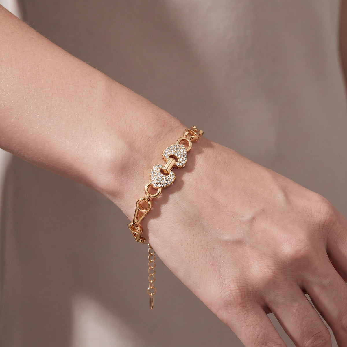 Adjustable bracelet with cubic zirconia