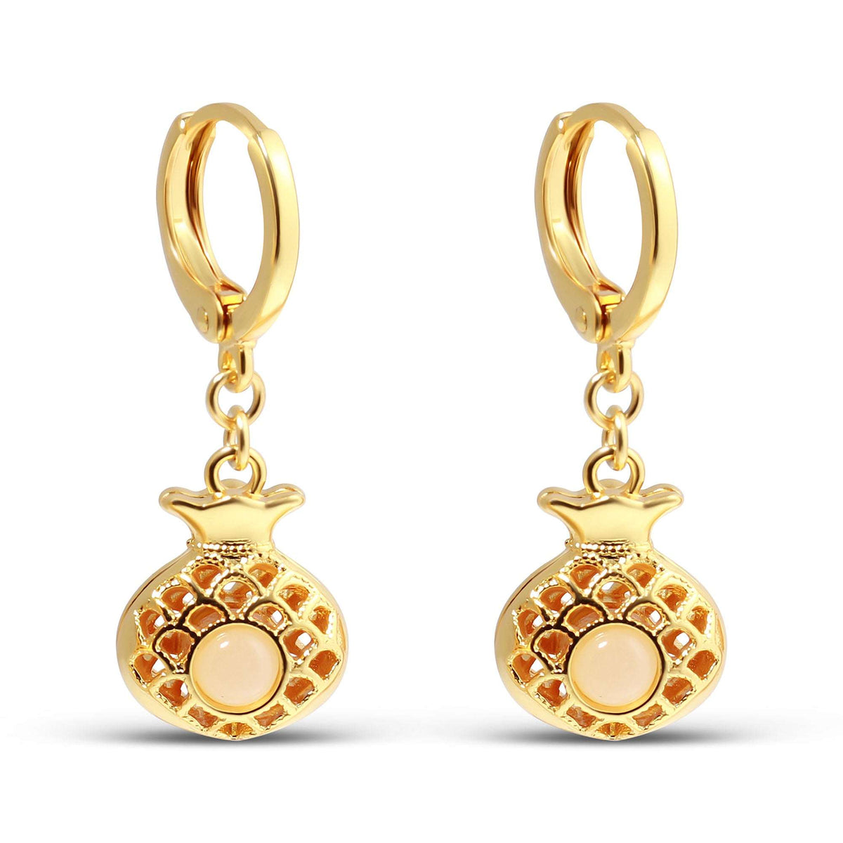 Gold-plated earrings with an openwork pineapple charm and a creamy faux pearl
